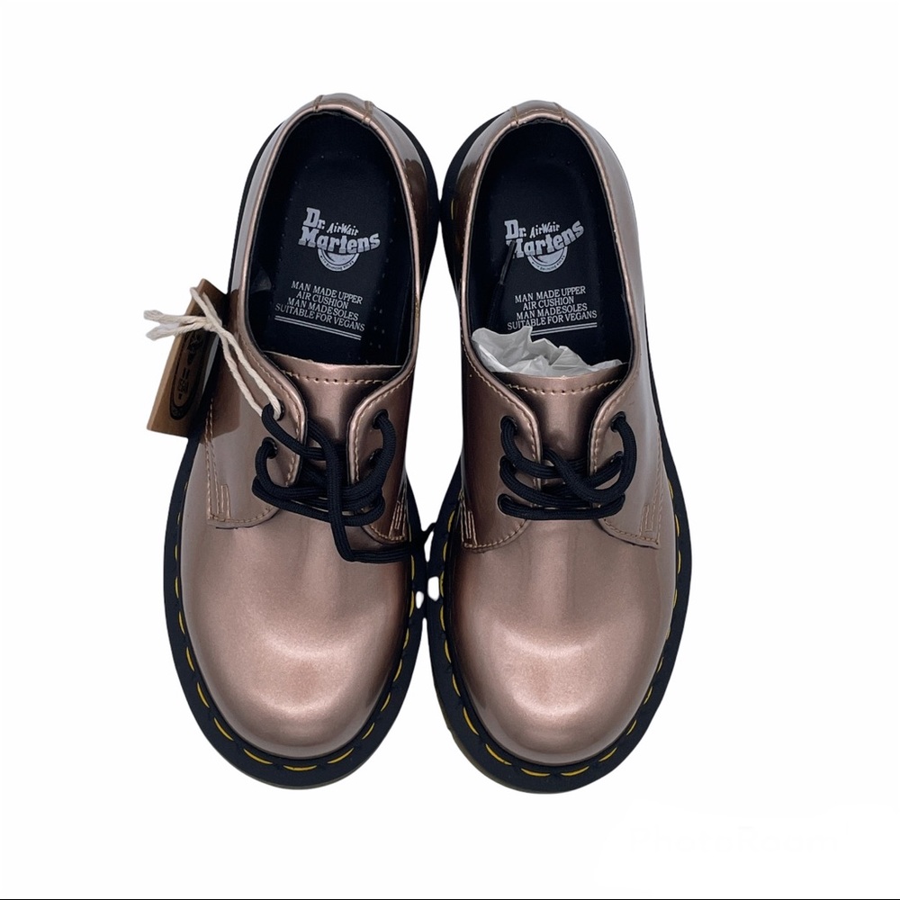NEW ROSE GOLD DR MARTEN VEGAN LEATHER AIR WAIR SIZE 6 EU 37 Box included